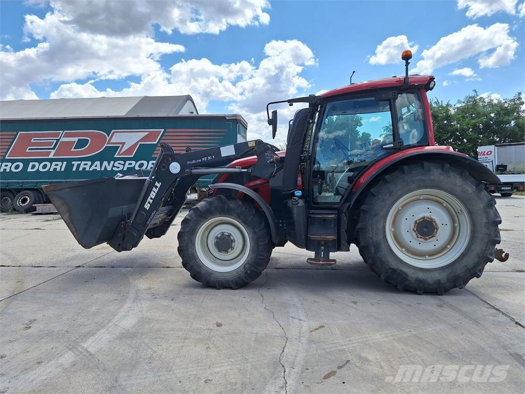 Valtra 124N Tractor / Stoll ProfiLine FZ 30.1 /Front load Traktorok