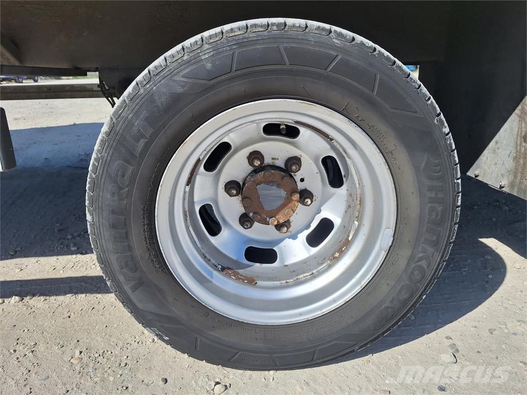 Veldhuizen BE Koffer semi-trailer + DHollandia LBW 750 kg/ 7 Noslēgtās piekabes