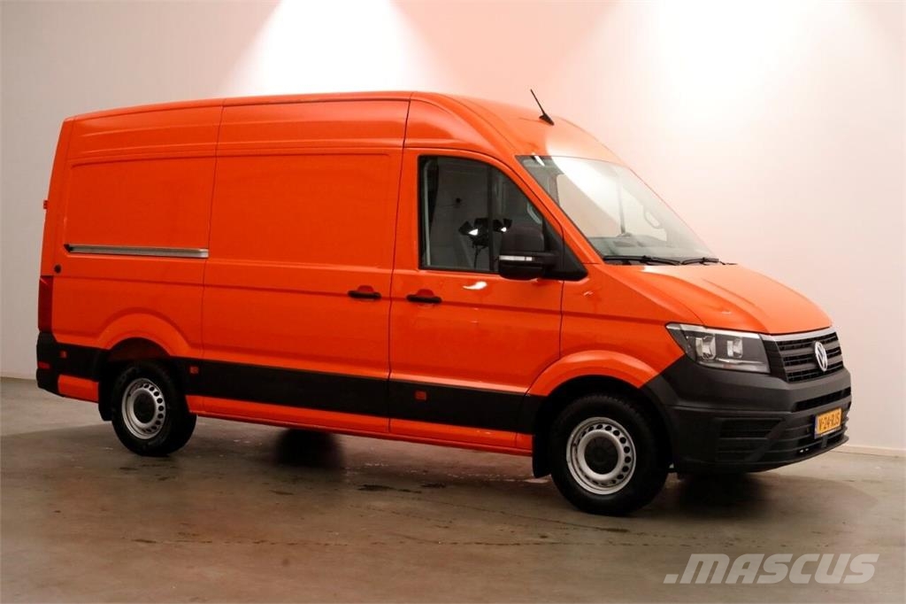 Volkswagen Crafter 35 2.0 TDI 177pk RWD L3H3 (L2H2) Airco/Nav Inne