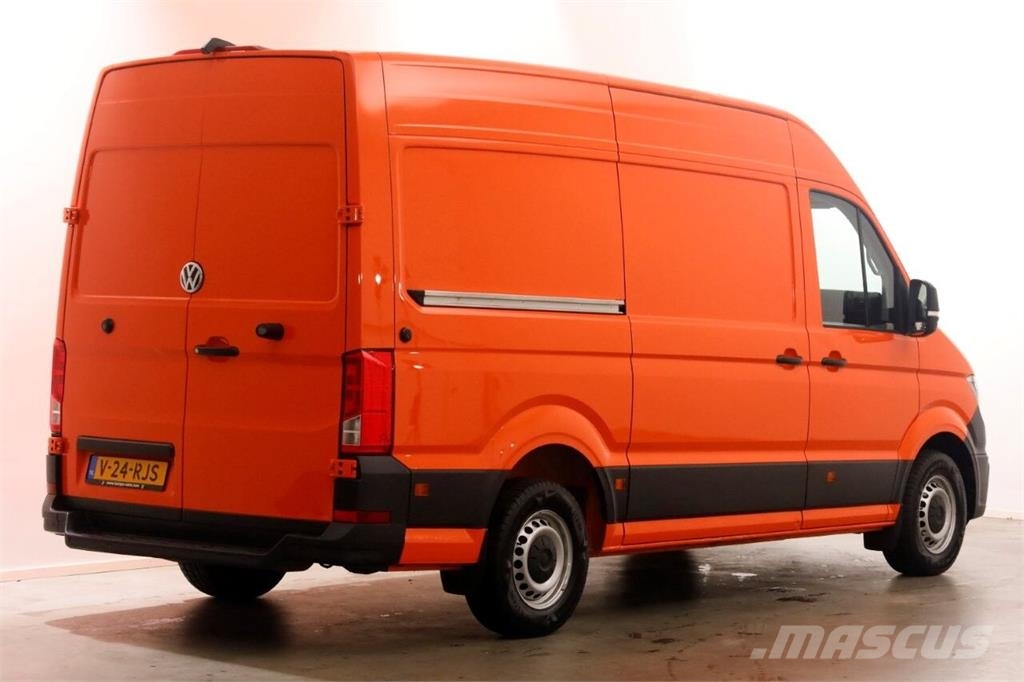 Volkswagen Crafter 35 2.0 TDI 177pk RWD L3H3 (L2H2) Airco/Nav Inne