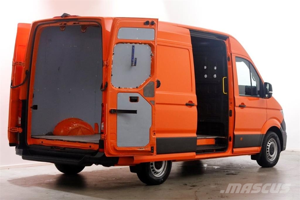 Volkswagen Crafter 35 2.0 TDI 177pk RWD L3H3 (L2H2) Airco/Nav Inne