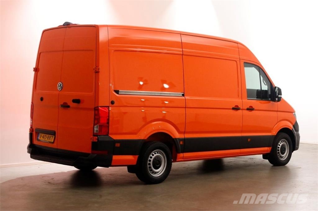 Volkswagen Crafter 35 2.0 TDI 177pk RWD L3H3 (L2H2) Airco/Nav Inne