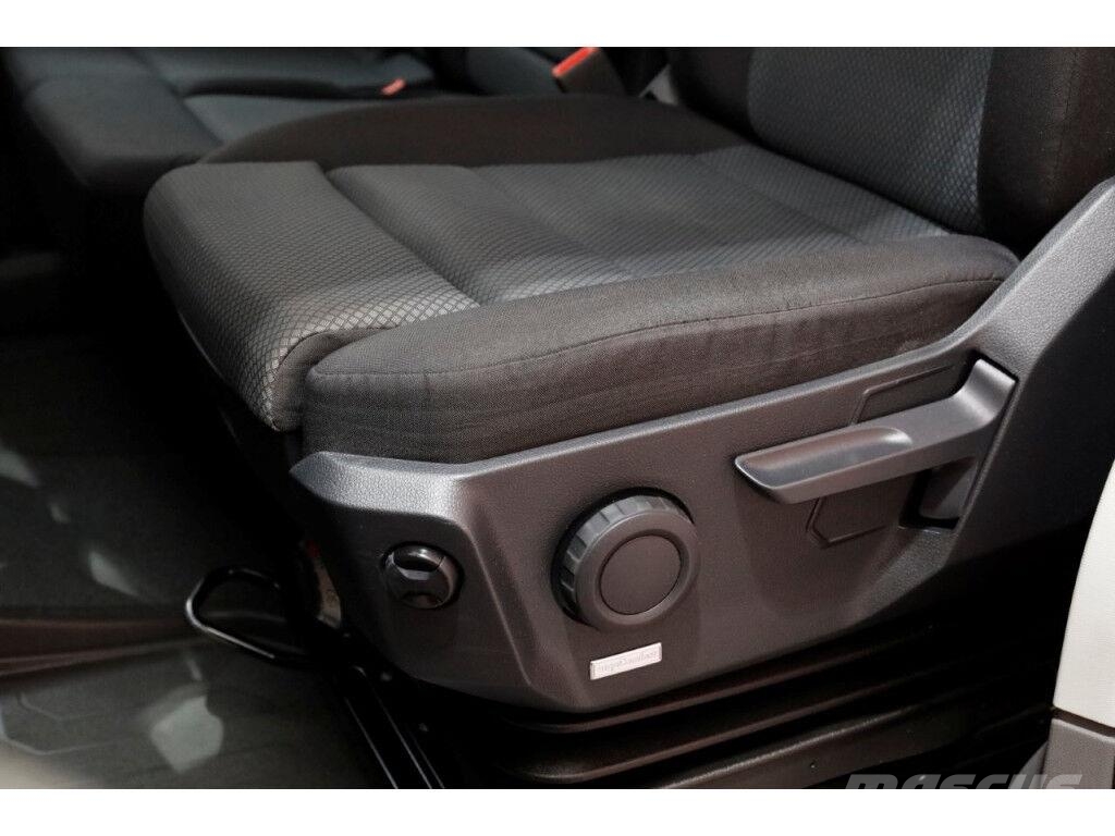 Volkswagen Crafter 35 2.0 TDI 177pk RWD L3H3 (L2H2) Airco/Nav Inne