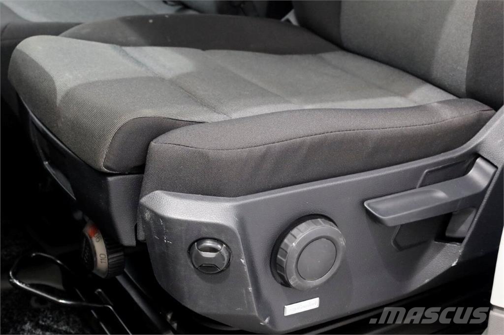 Volkswagen Crafter 35 2.0 TDI 140pk L3H3 (L2H2) Highline LED/ Övriga bilar
