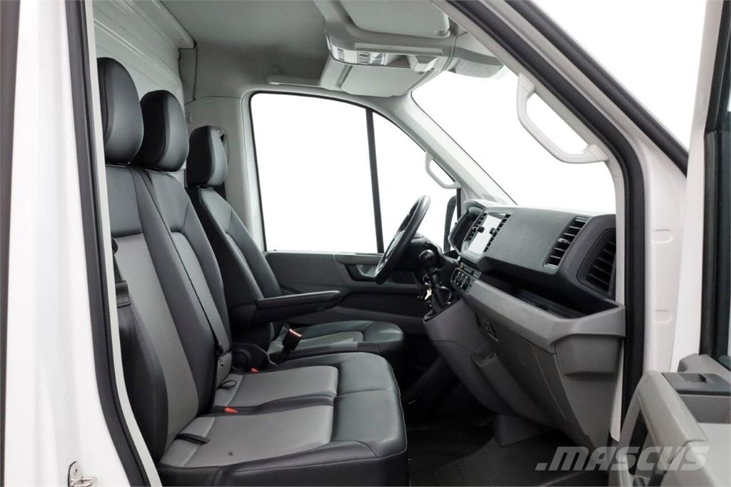 Volkswagen Crafter 35 2.0 TDI 140pk Bakwagen met laadklep en Otros camiones