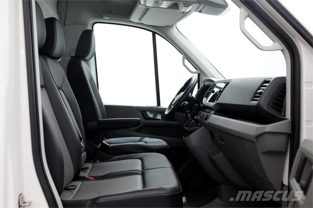 Volkswagen Crafter 35 2.0 TDI 140pk Bakwagen met laadklep en Otros camiones