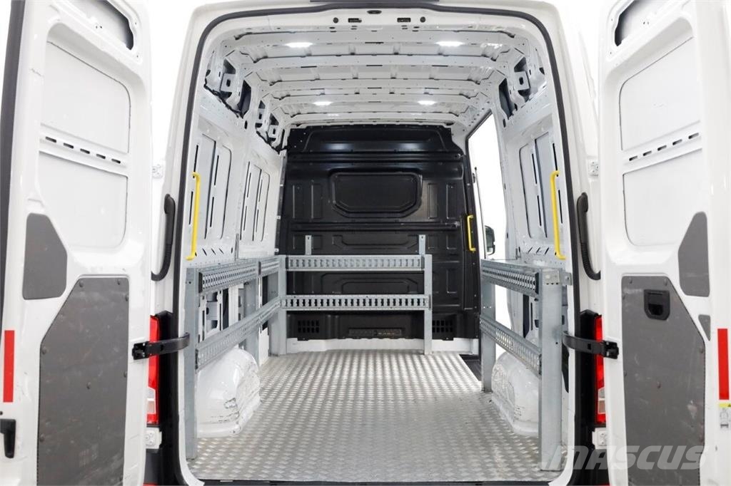 Volkswagen Crafter 35 2.0 TDI 140pk L3H3 (L2H2) Comfortline A Otros camiones