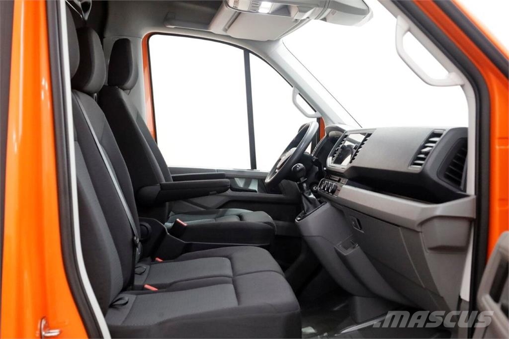 Volkswagen Crafter 35 2.0 TDI 177pk RWD L3H3 (L2H2) Airco/Nav Inne