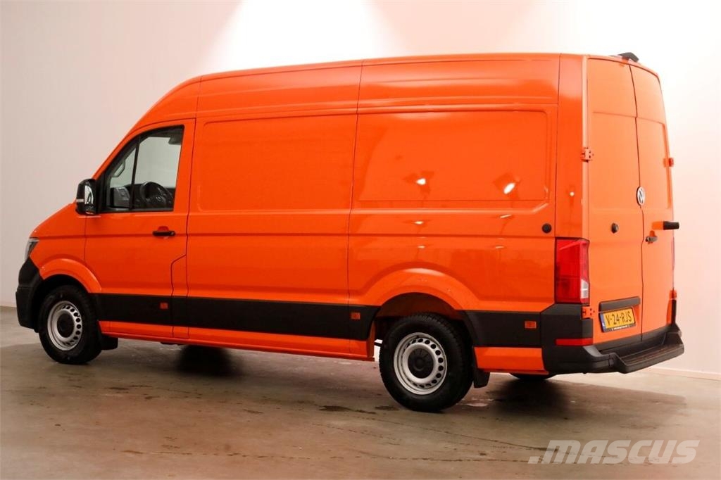Volkswagen Crafter 35 2.0 TDI 177pk RWD L3H3 (L2H2) Airco/Nav Inne