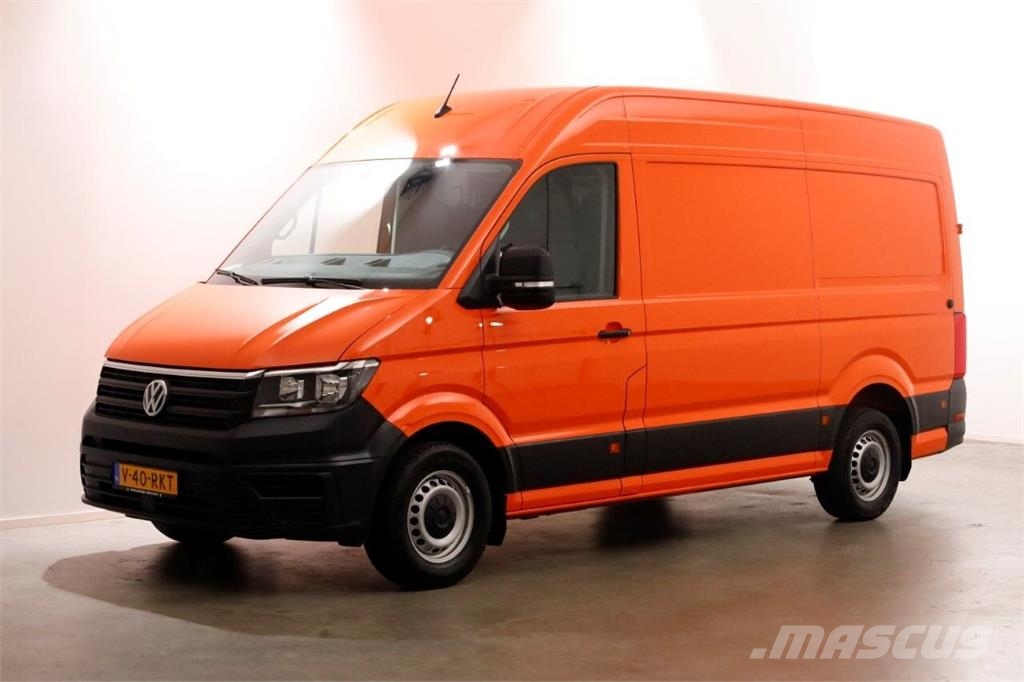 Volkswagen Crafter 35 2.0 TDI 177pk RWD L3H3 (L2H2) Airco/Nav Inne