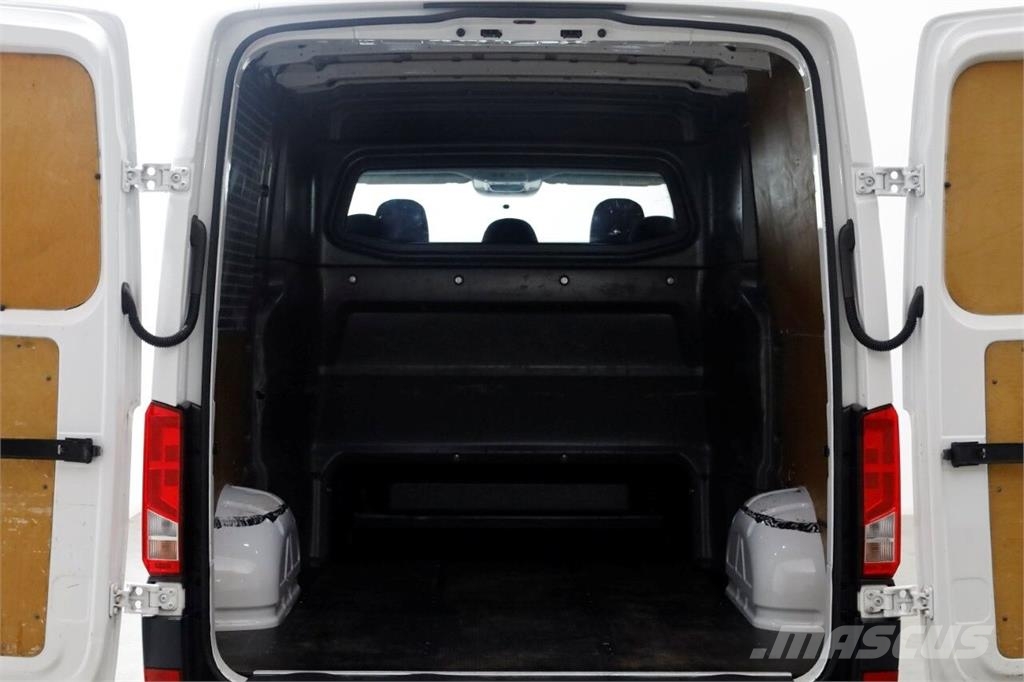 Volkswagen Crafter 35 2.0 TDI 140pk L3H2 (L2H1) D.C. Comfortl شاحنات أخرى
