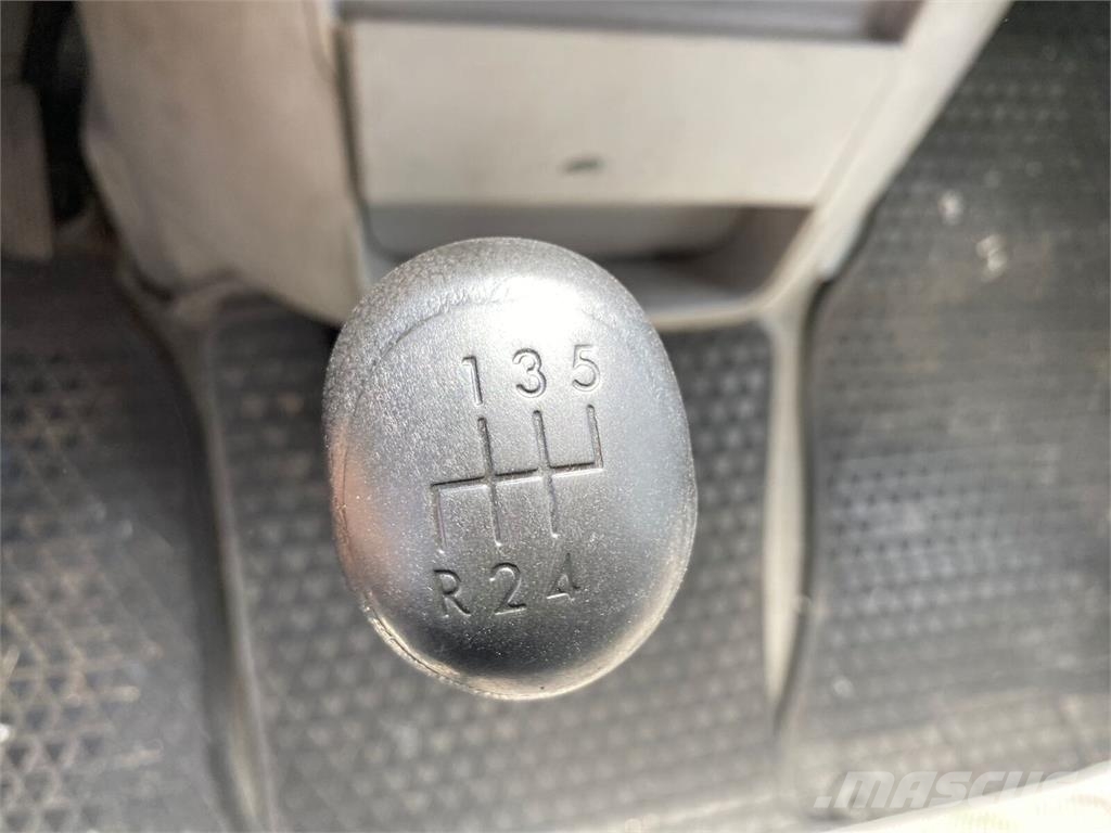 Volkswagen LT 46 2,8 tdi - Carrier Xarios 300 frigo meat hook Otros camiones
