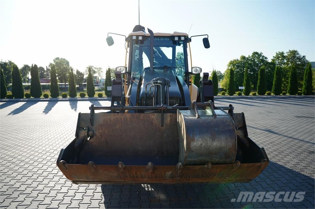 Volvo BL71B 反鏟裝載機