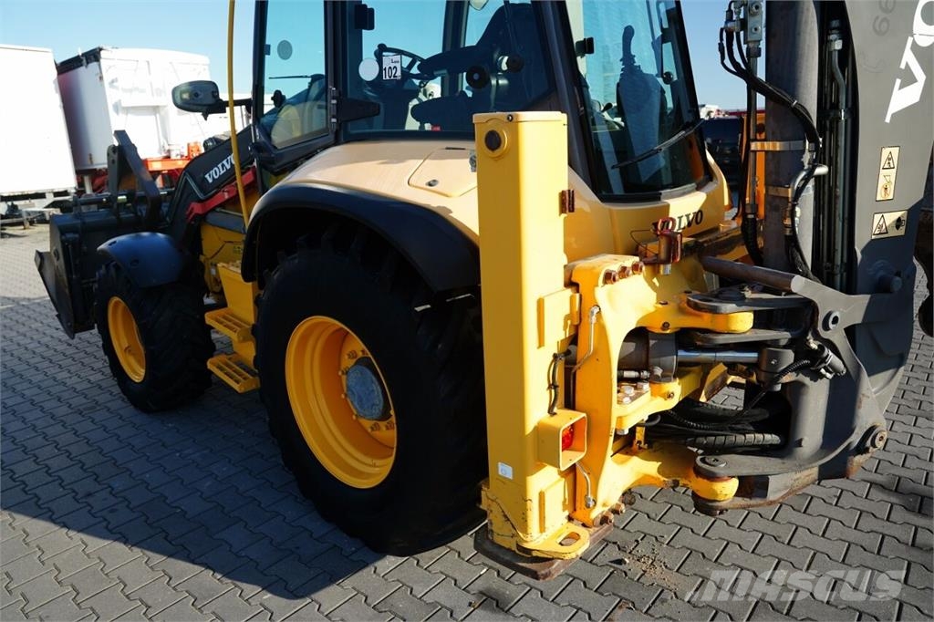 Volvo BL71B 反鏟裝載機