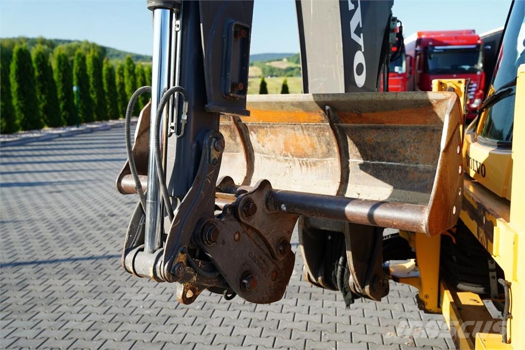 Volvo BL71B 反鏟裝載機