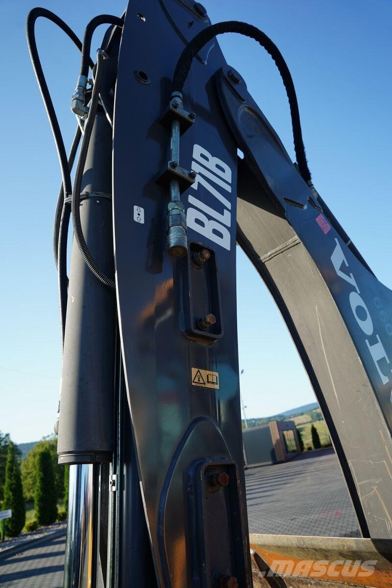 Volvo BL71B 反鏟裝載機