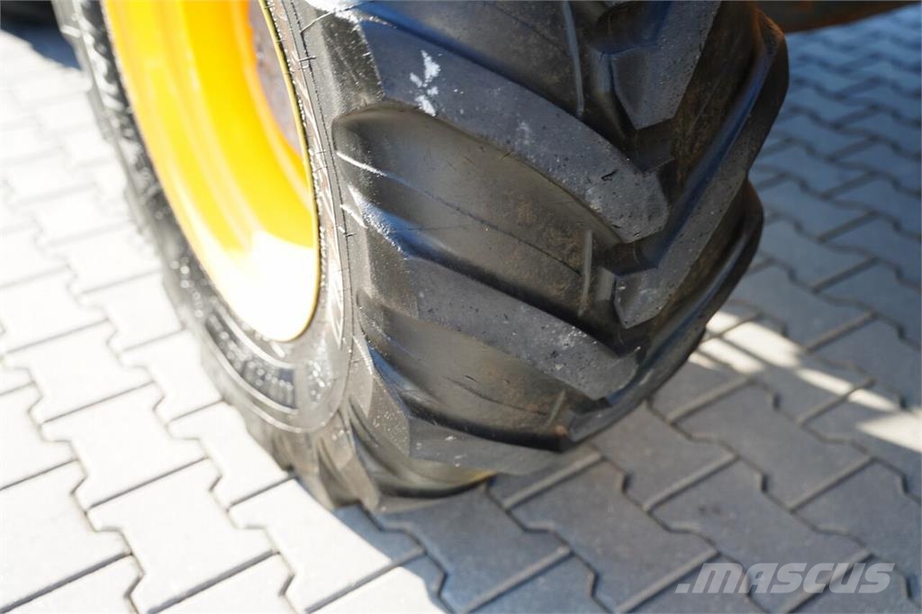 Volvo BL71B 反鏟裝載機