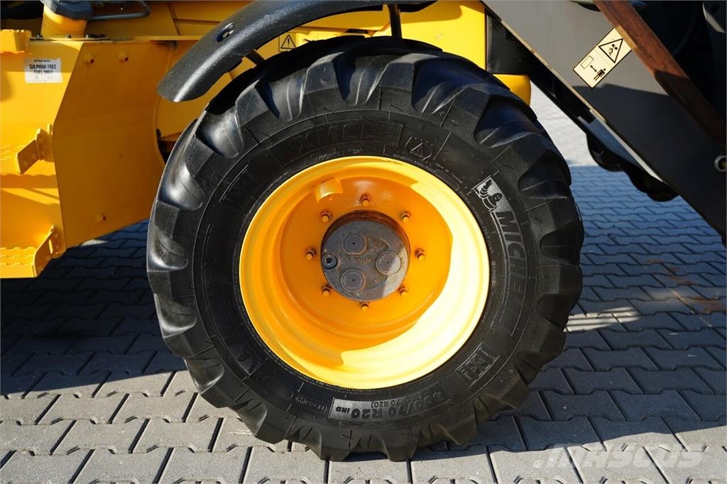 Volvo BL71B 反鏟裝載機
