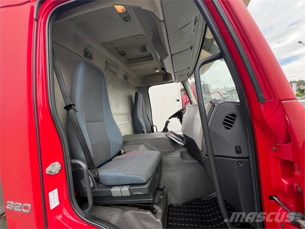 Volvo FE 320 FLATBED CRANE KRAN HDS HIAB 122B-2 DUO Camiones de cama baja