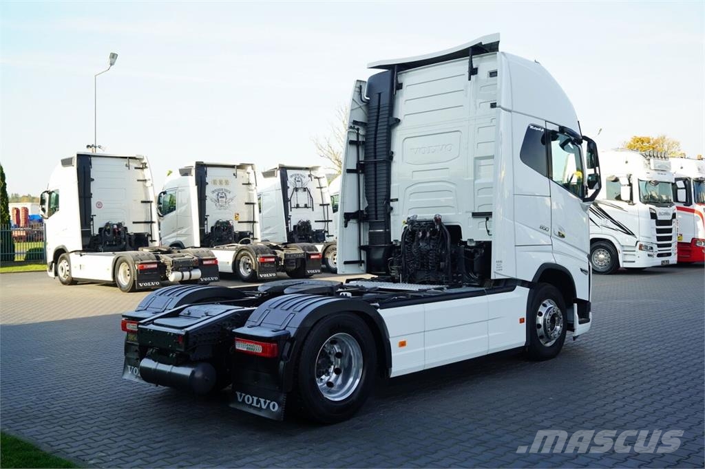 Volvo FH  16 650 / I-PARK COOL  / I-SHIFT / TV / SKÓRY   Autotractoare