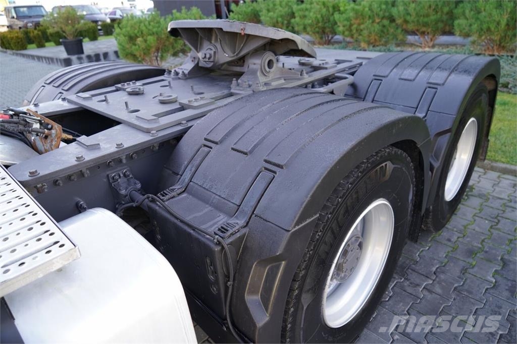 Volvo FH 16 / 660 / 6x4 / DMC: 180.000 KG !! / RETARDER  Tegljači