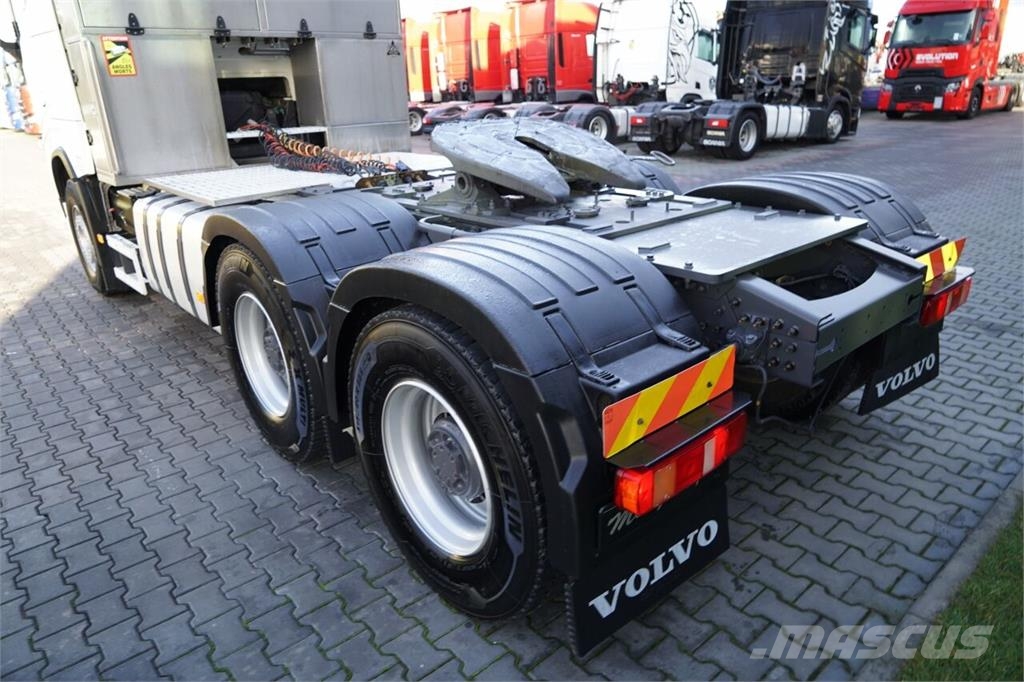 Volvo FH 16 / 660 / 6x4 / DMC: 180.000 KG !! / RETARDER  Tegljači