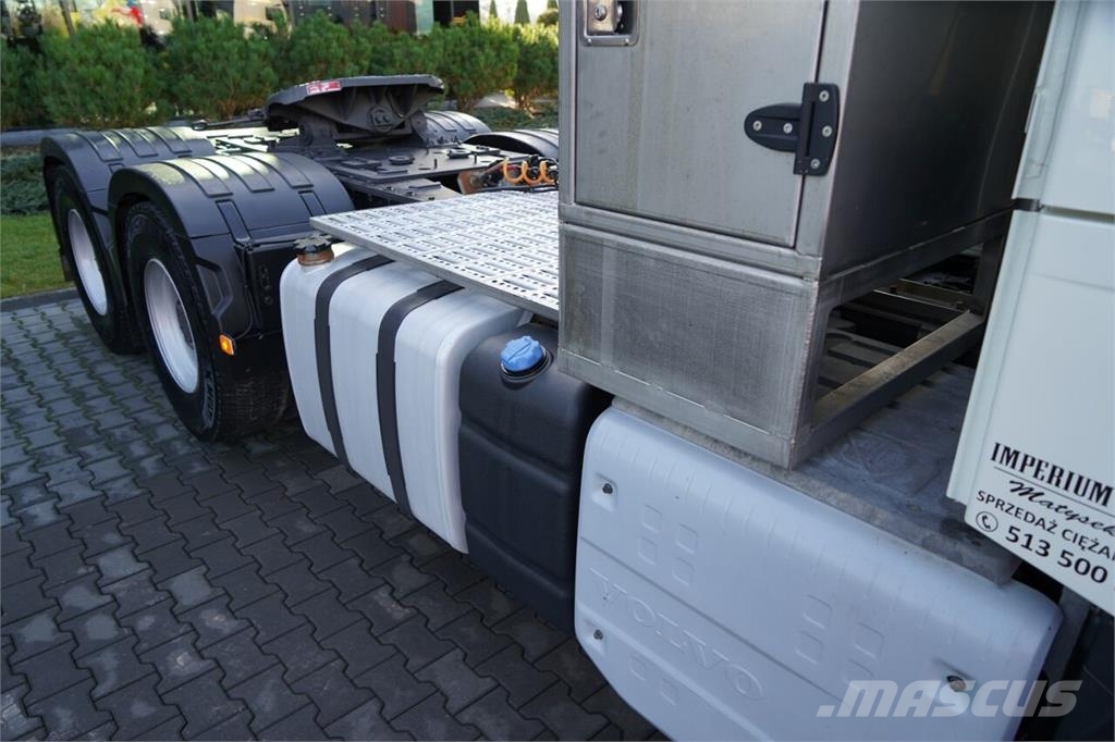 Volvo FH 16 / 660 / 6x4 / DMC: 180.000 KG !! / RETARDER  Tegljači