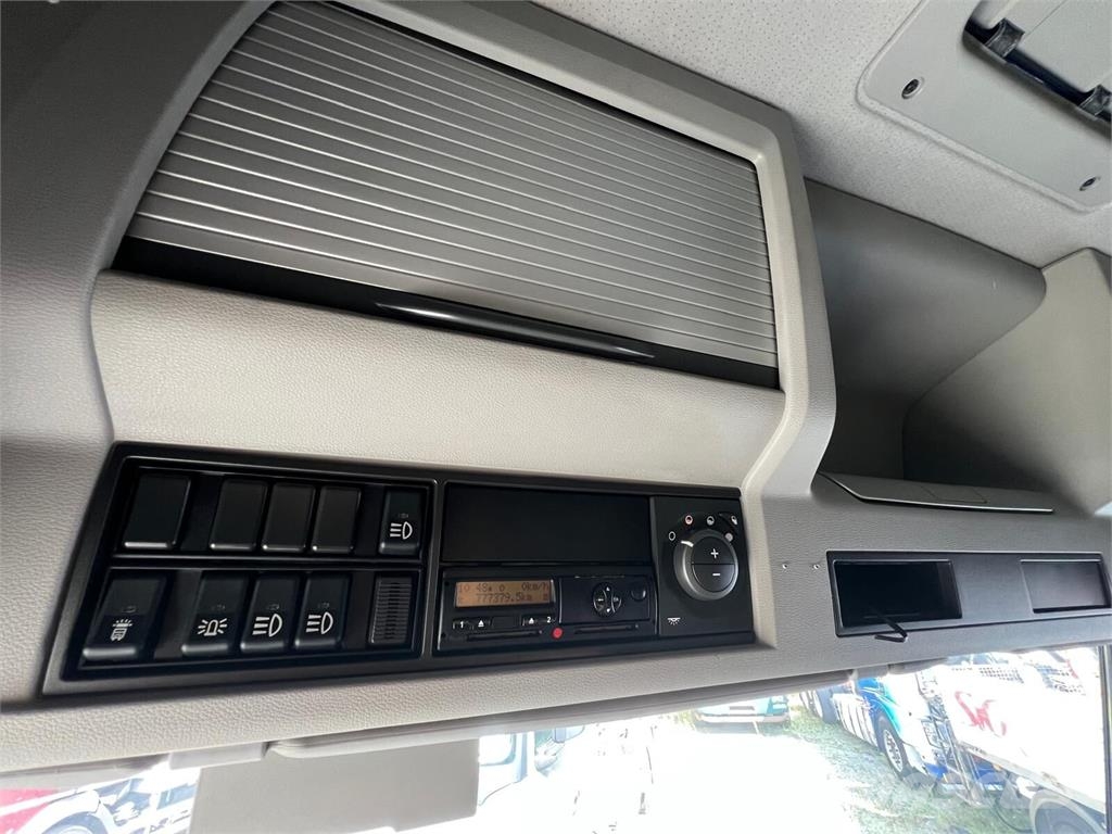 Volvo FH 16 750 شاحنات الرافعات الخطافية