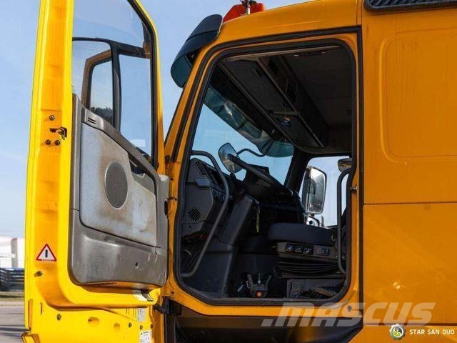 Volvo FH 400 8x2 HIAB 600E-7 Crane Kran Camiones de cama baja