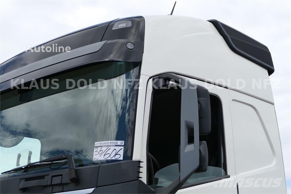 Volvo FH 420 6x2 / Chassis Cab / BDF / Tail Lift / Lift Chasis y suspención