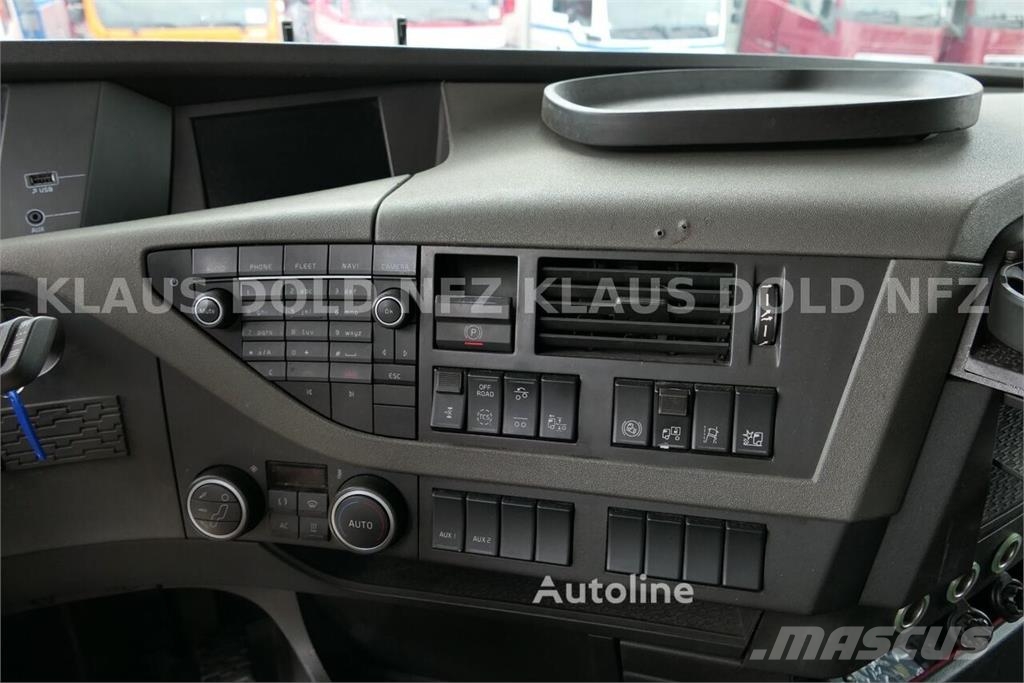 Volvo FH 420 6x2 / Chassis Cab / BDF / Tail Lift / Lift Chasis y suspención