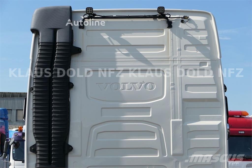Volvo FH 420 6x2 / Chassis Cab / BDF / Tail Lift / Lift Chasis y suspención