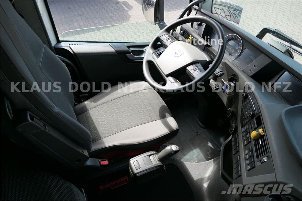 Volvo FH 420 6x2 / Chassis Cab / BDF / Tail Lift / Lift Chasis y suspención