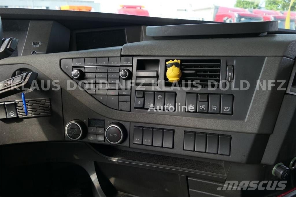 Volvo FH 420 6x2 / Chassis Cab / BDF / Tail Lift / Lift Chasis y suspención