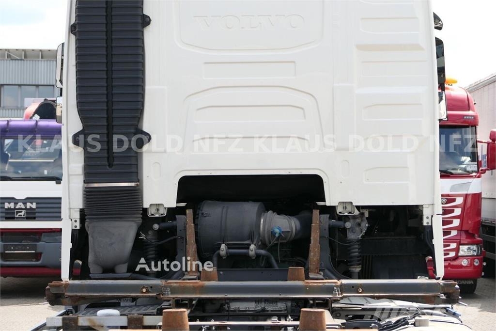 Volvo FH 420 6x2 BDF Container Truck / Lift & Steering A Chasis y suspención