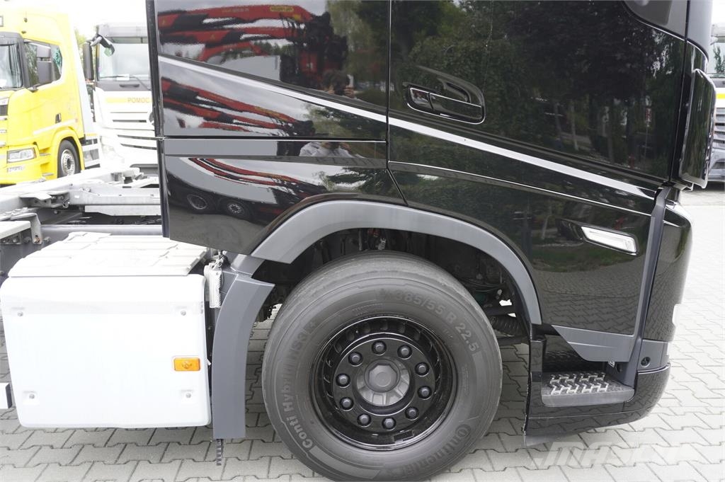 Volvo FH 500 6x2 / 180 tho. km / BDF / steering axle Chassis and suspension