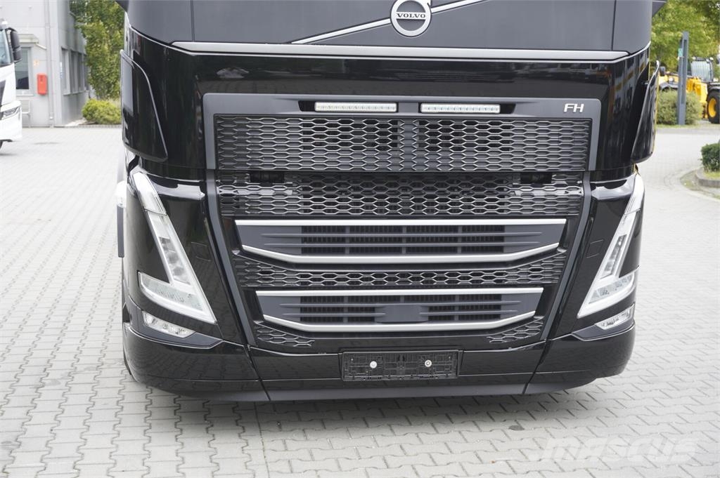 Volvo FH 500 6x2 / 180 tho. km / BDF / steering axle Chassis and suspension