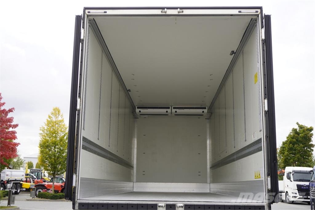 Volvo FH 500 6×2 / 19 EPAL KRONE refrigerator / Thermoki Temperature controlled trucks