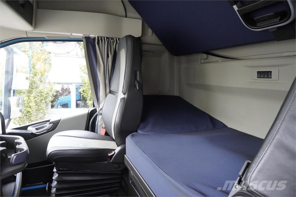 Volvo FH 500 6×2 / 19 EPAL KRONE refrigerator / Thermoki Temperature controlled trucks