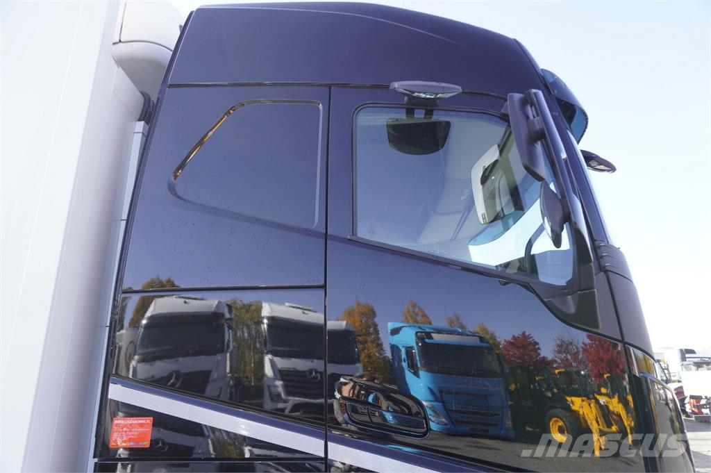 Volvo FH 500 6x2 / KRONE 18 EPAL refrigerator / Thermoki Camion frigorifique