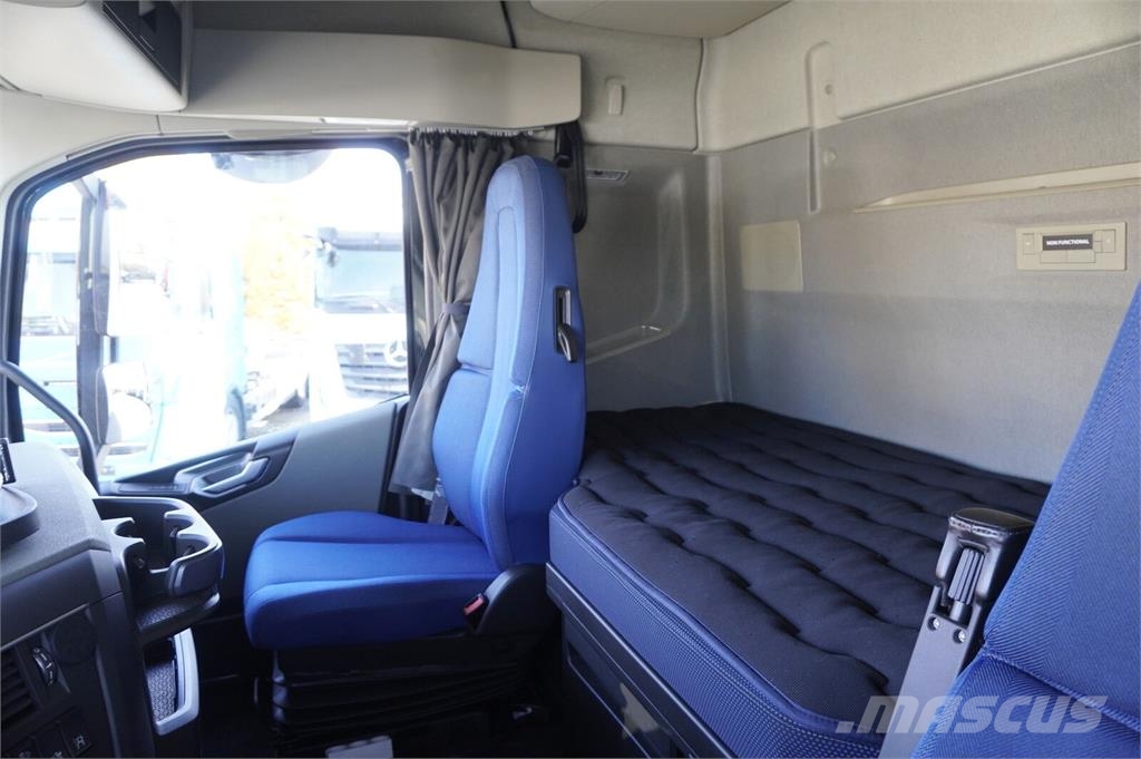 Volvo FH 500 6x2 / KRONE 18 EPAL refrigerator / Thermoki Camion frigorifique