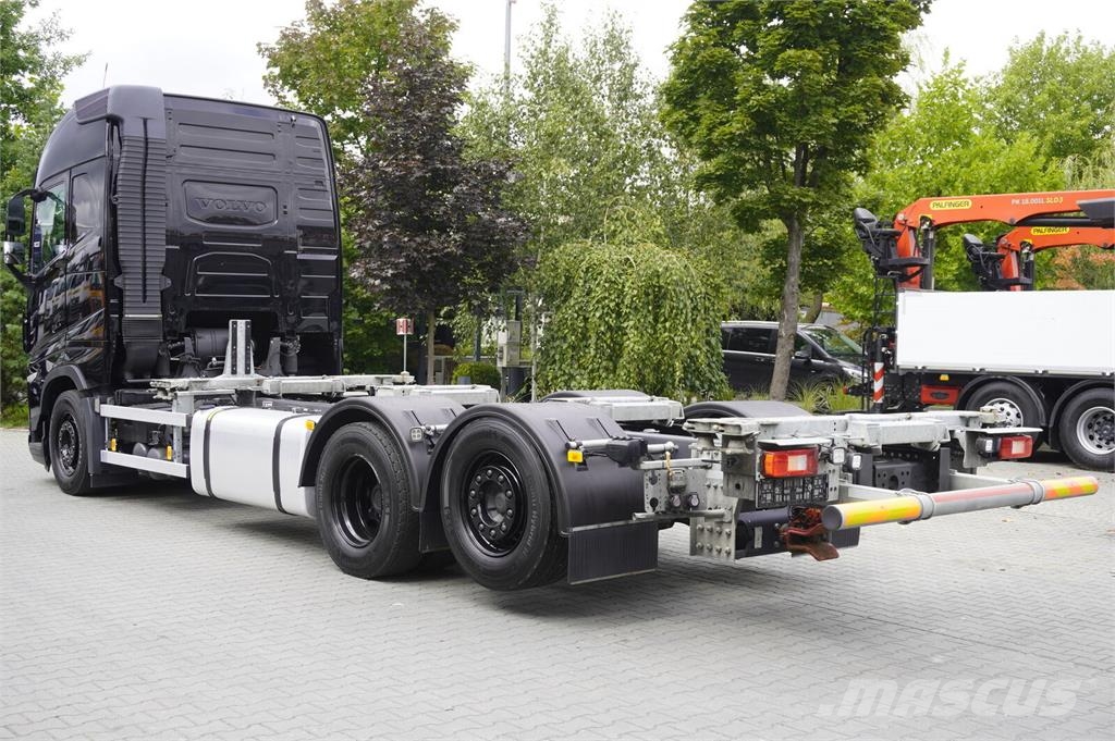 Volvo FH 500 6x2 / 180 tho. km / BDF / steering axle Chassis and suspension
