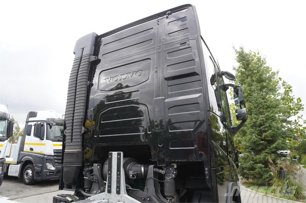 Volvo FH 500 6x2 / 180 tho. km / BDF / steering axle Chassis and suspension