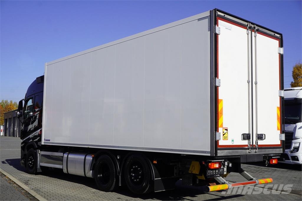 Volvo FH 500 6x2 / KRONE 18 EPAL refrigerator / Thermoki Camion frigorifique