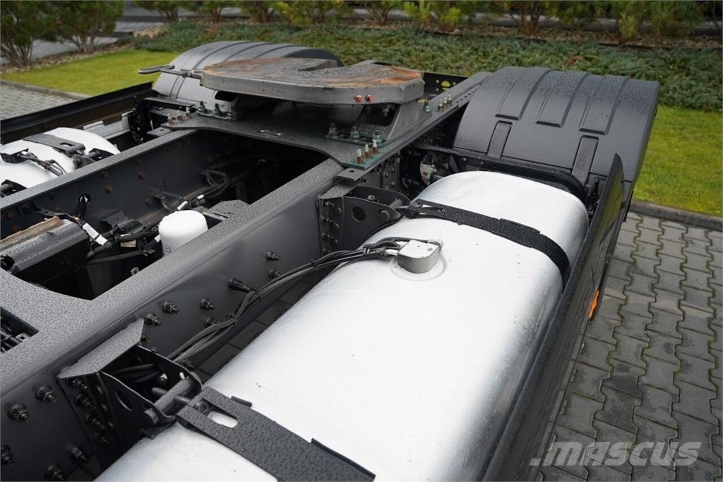 Volvo FH 500 / I-SAVE / I-PARK COOL / I-SHIFT / PRZÓD Vetopöytäautot