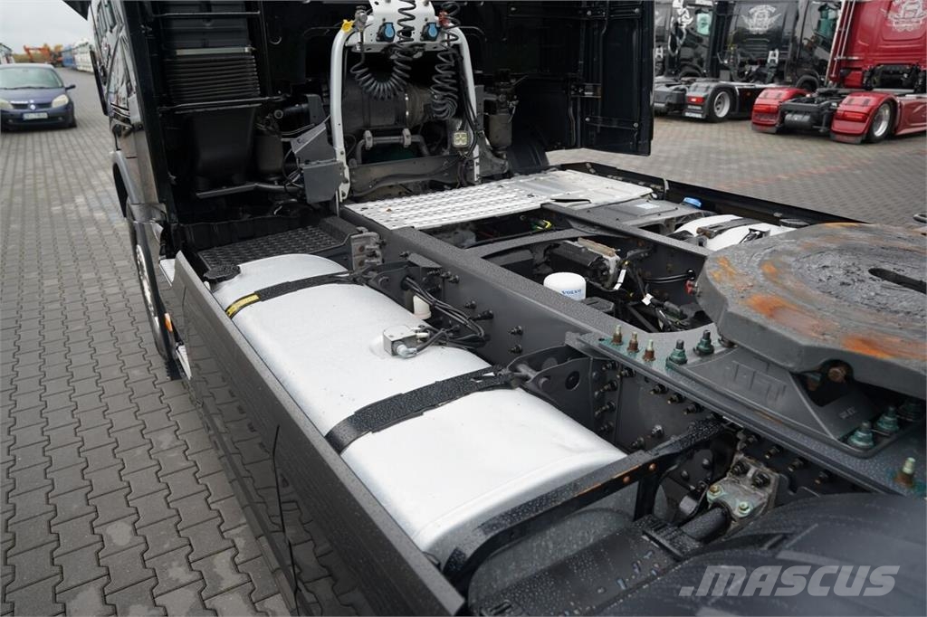 Volvo FH 500 / I-SAVE / I-PARK COOL / I-SHIFT / PRZÓD Vetopöytäautot