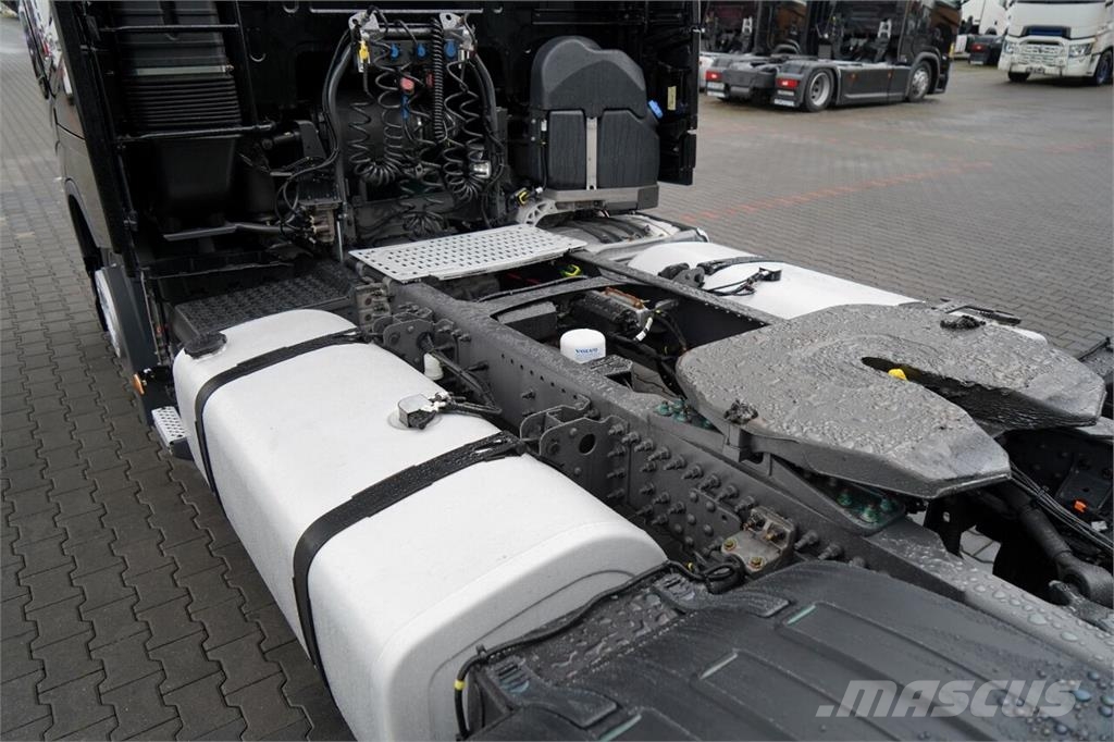 Volvo FH 500 / XXL / LOWDECK / MEGA / I-PARK COOL / Z NI Nyergesvontatók