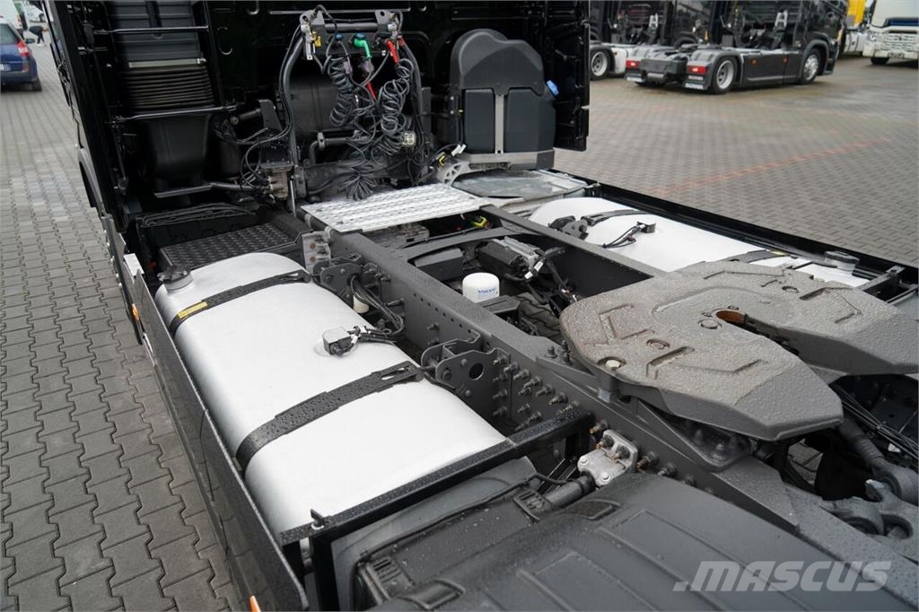 Volvo FH 500 / XXL / RETARDER / LOWDECK / MEGA / BOGATE Tegljači
