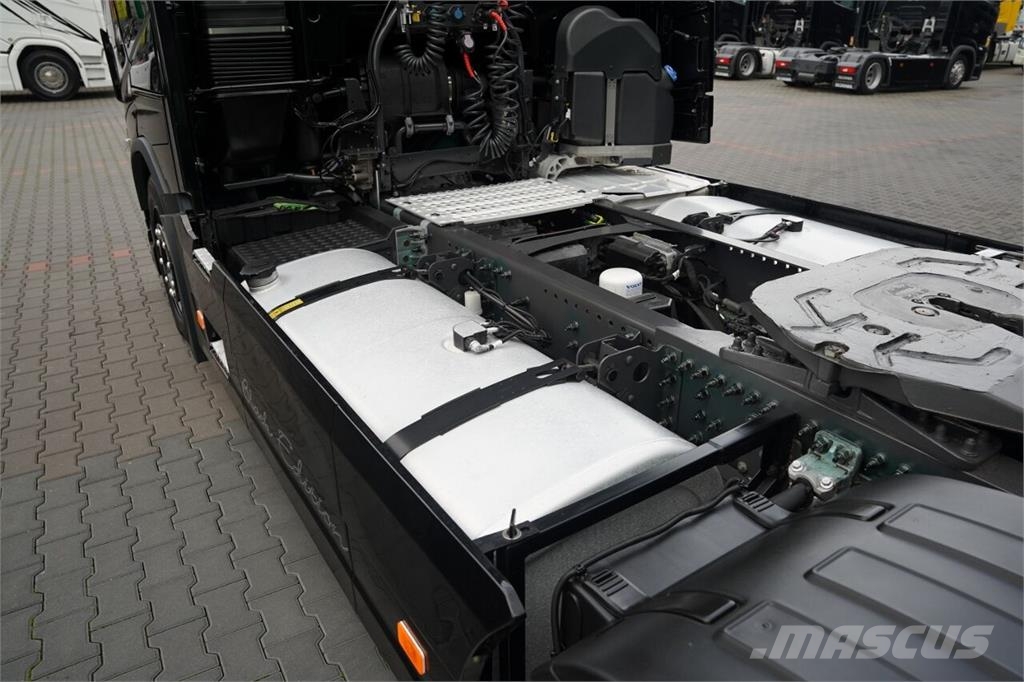 Volvo FH 500 / XXL / RETARDER / LOWDECK / MEGA / BOGATE Vetopöytäautot