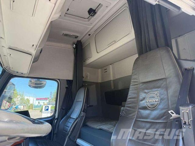 Volvo FH 540 8x2 PALFINGER PK 78002 SH Fly Jib Crane Camiones de cama baja